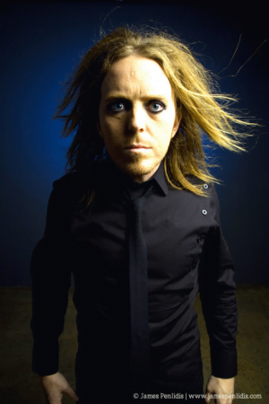 Book comedian Tim Minchin for your next event