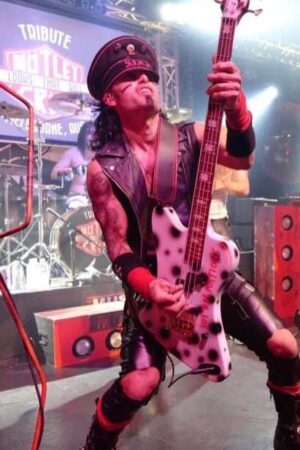 Looks That Kill- Motley Crue