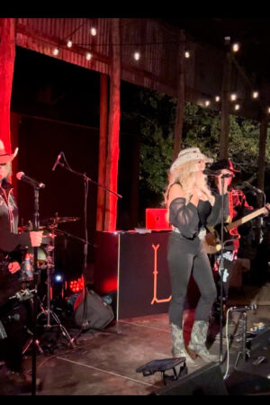 ESCAPE BAND - COUNTRY TRIBUTE SHOW